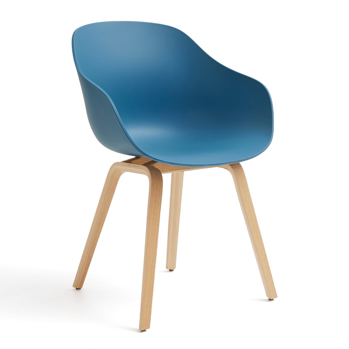 Hay - About a Chair AAC 222, lakeret eg / azurblå 2. 0