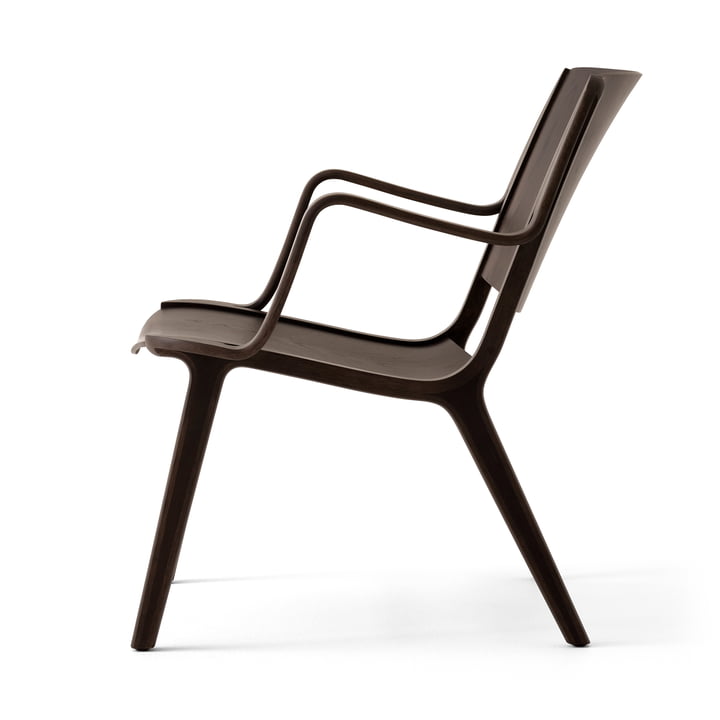 AX Lounge Chair med armlæn HM11, mørkbejdset eg fra & Tradition