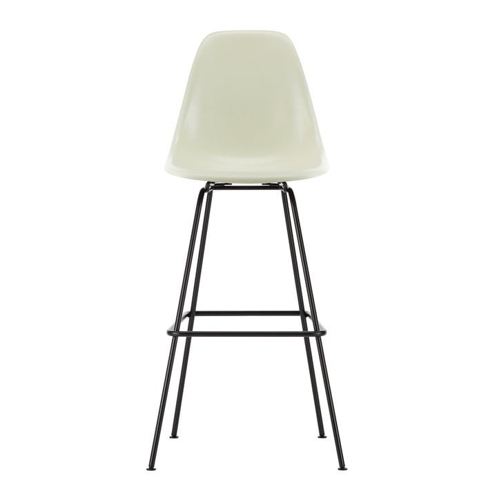 Eames Fiberglass, høj, basic mørk / pergament fra Vitra