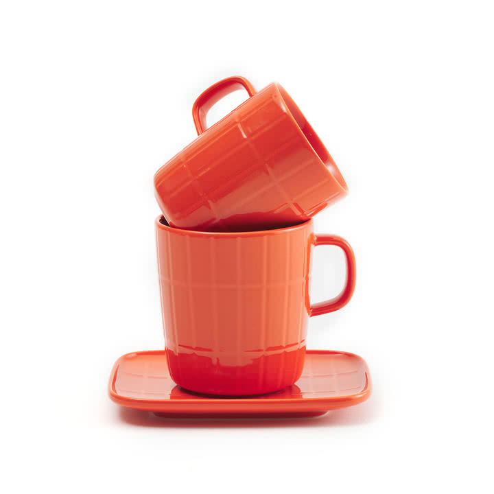 Oiva Tiiliskivi krus med hank, 400 ml, orange (forår/sommer 2025) fra Marimekko