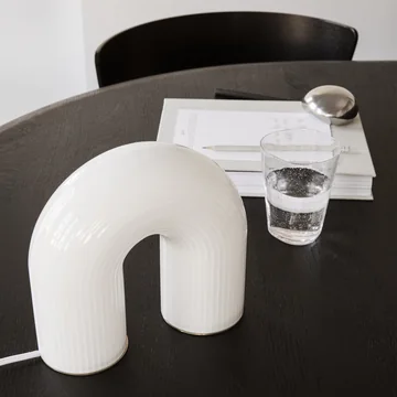 Vuelta bordlampe fra Ferm Living