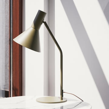 Slank bordlampe med et skandinavisk look