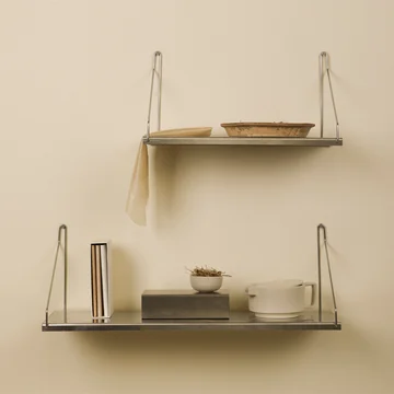 Shelf i rustfrit stål fra Frama