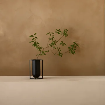 Audo-Kubus-Vase-Lolo-sort-Situation-3