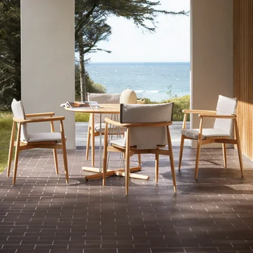 Embrace havebord, ubehandlet teaktræ, Ø 110 cm af Carl Hansen