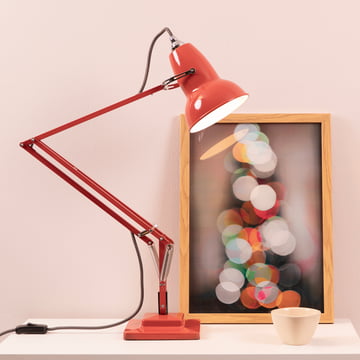 Original 1227 bordlampe, sort kabel, koralrød fra Anglepoise