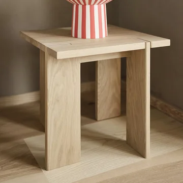 OYOY - Firkantet sidebord, naturligt egetræ