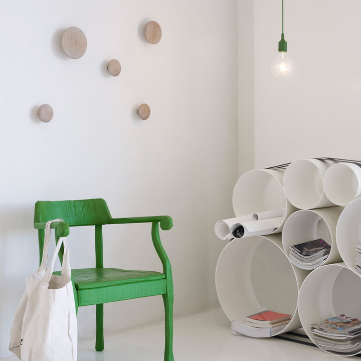 Stilfuld stemning med Muuto The Dots og OTO 100 reolsystem