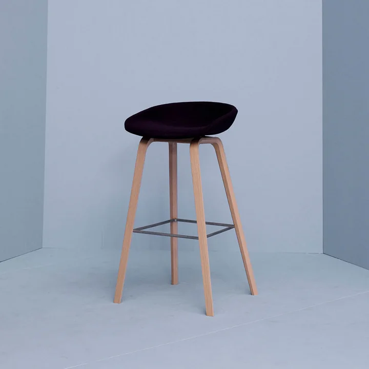 About A Stool AAS 32 fra HAY