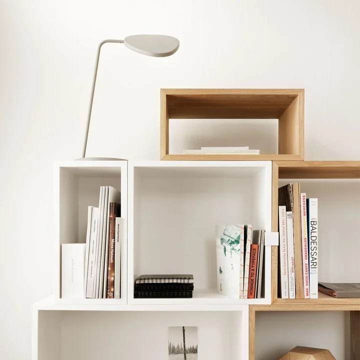 Leaf OLED bordlampe af Muuto i hvid