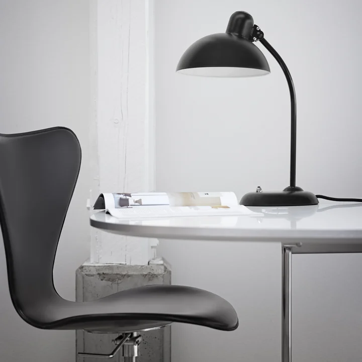 Tidløs skrivebordslampe i Bauhaus stil