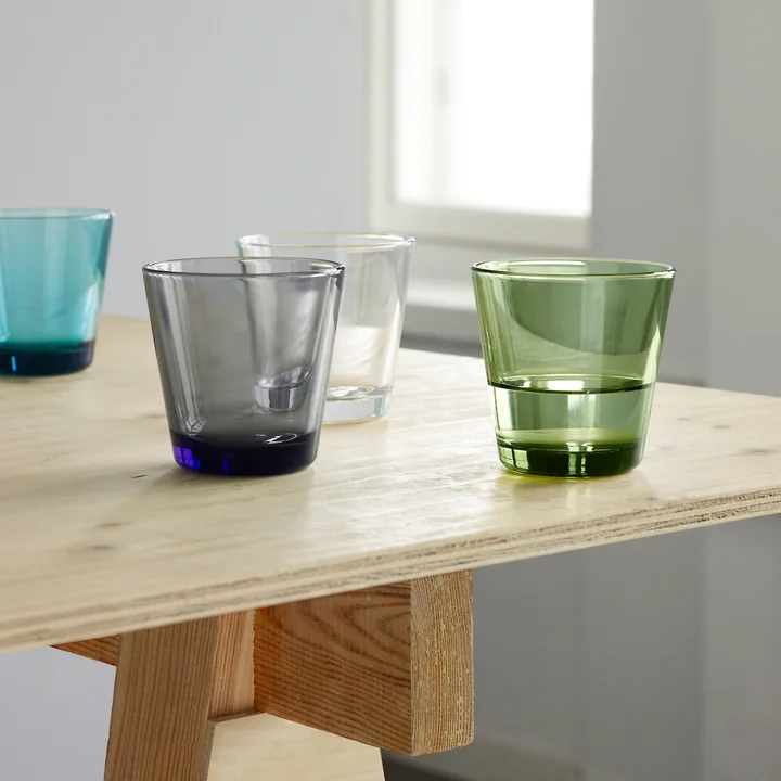 Kartio glas i forskellige farver