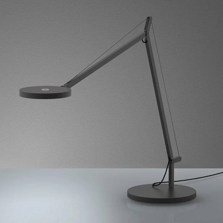 Demetra bordlampe fra Artemide