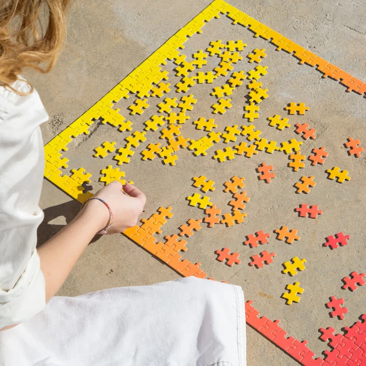 Areaware - gradient- Puzzle, rød / gul