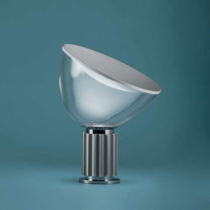 Taccia small LED bordlampe i anodiseret aluminium fra Flos