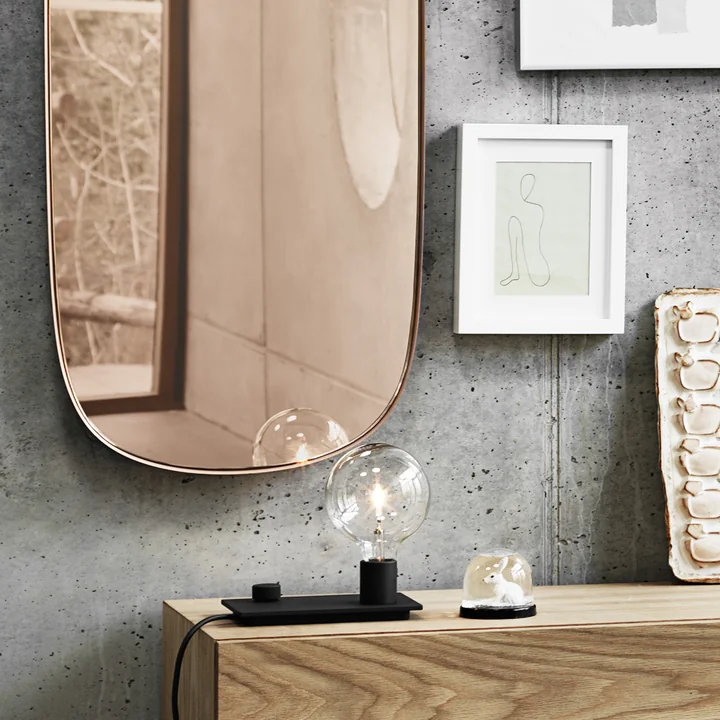 The Framed Mirror and the Control bordlampe fra Muuto