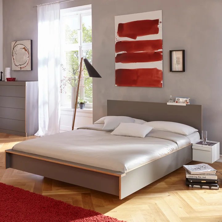Flai seng med sengegavl af Müller Small Living
