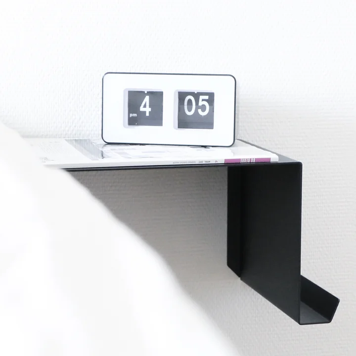 Bedside Table lige fra Nichba Design i sort