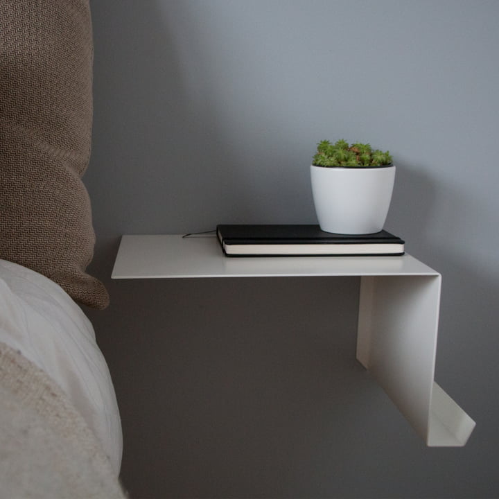 Bedside Table lige fra Nichba Design i hvid