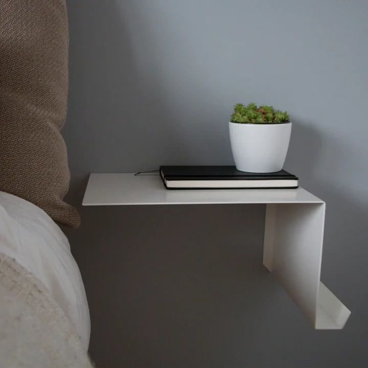 Bedside Table lige fra Nichba Design i hvid