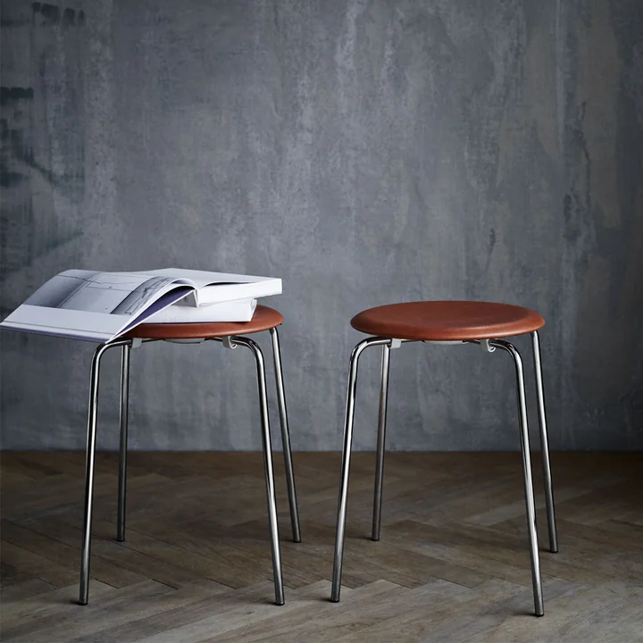 Dot skammel af Fritz Hansen
