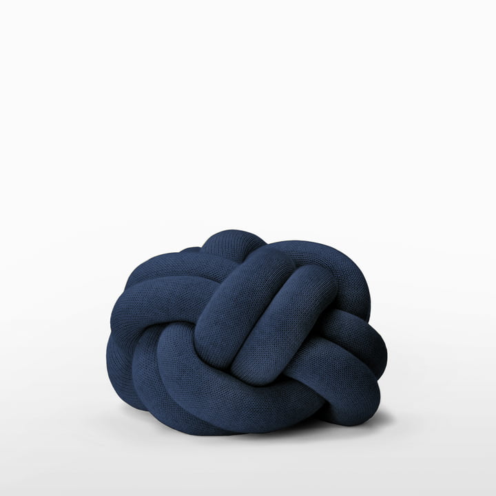 Knot puden fra Design House Stockholm i farven navy