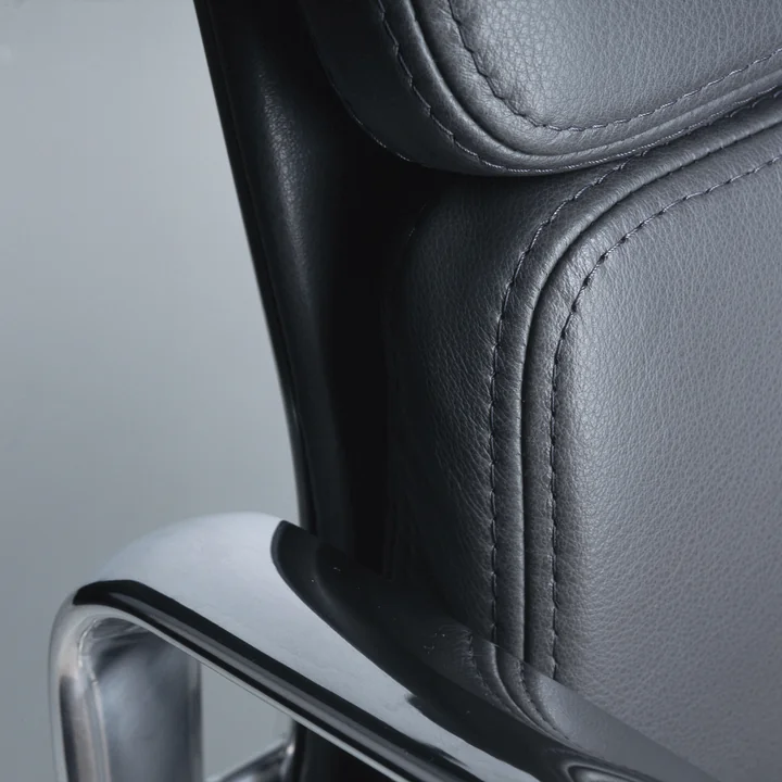 Soft Pad Chair EA 219 kontorstol fra Vitra