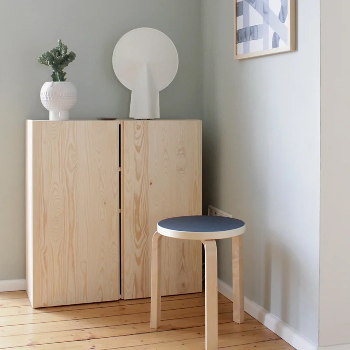 Taburet 60 fra Artek i Nordic Winter-versionen