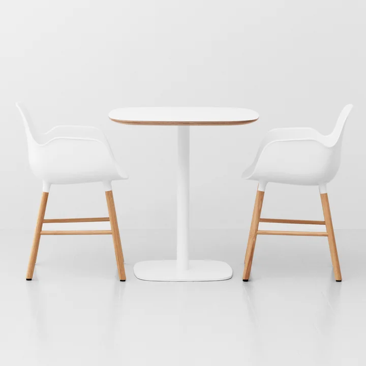 Form bistrobord 70 x 70 x 74,5 cm af Normann Copenhagen i hvid med egramme