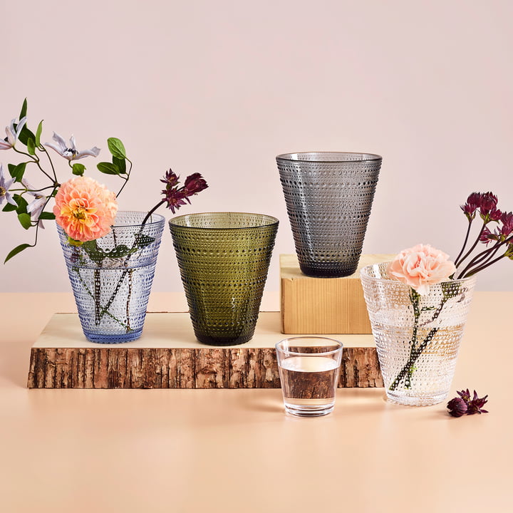 Iittala – Kastehelmi vase 154 mm med blomster