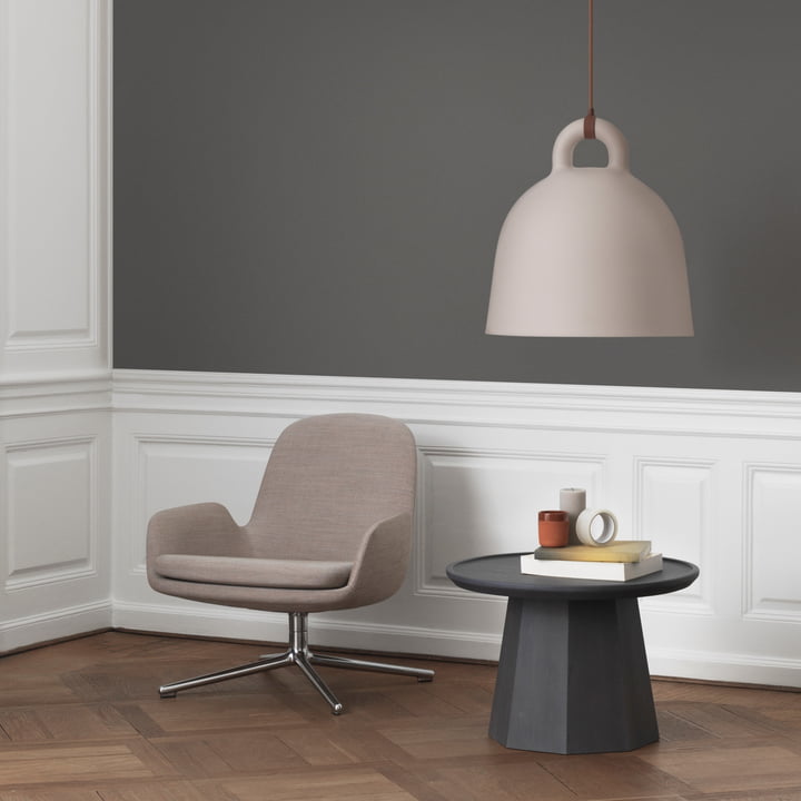 Normann Copenhagen - Pine sidebord og Bell lampen