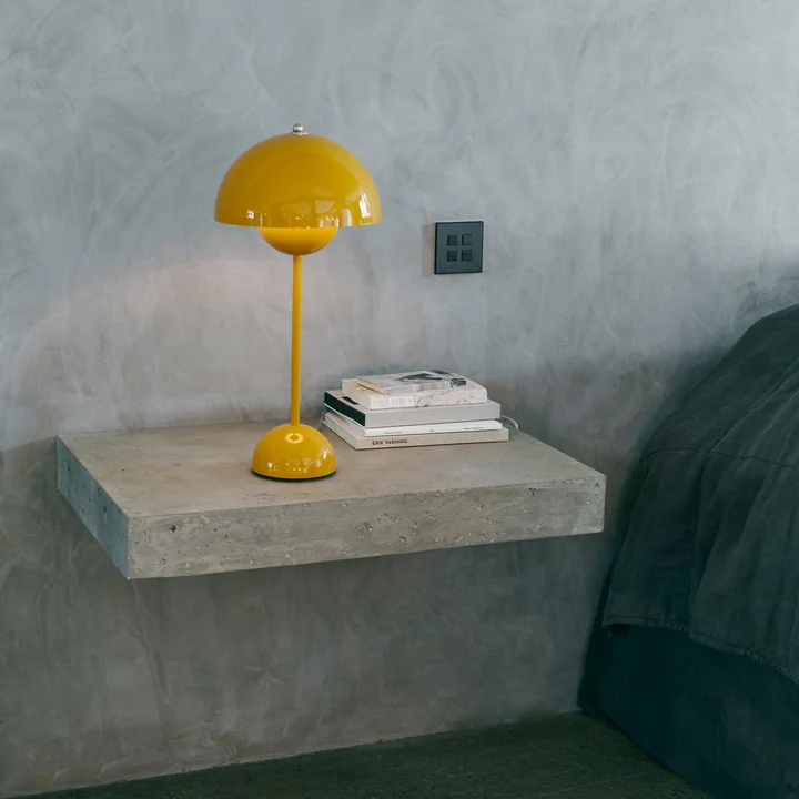 FlowerPot bordlampe VP3 by & Tradition i sennep