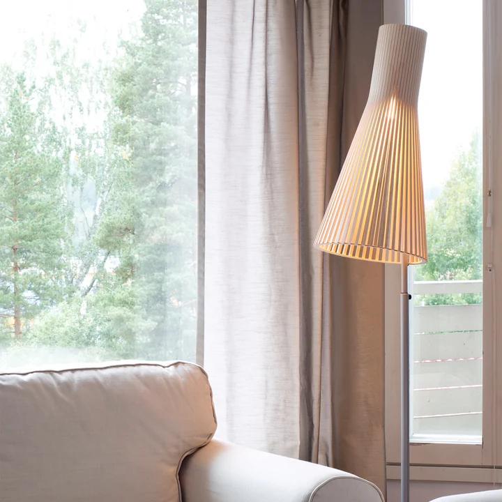 Secto 4210 gulvlampe fra Secto i hvid