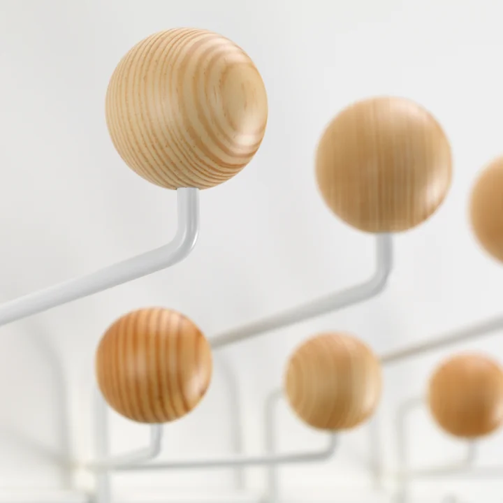 Hang it all garderobeskabet fra Vitra i fyr / hvid