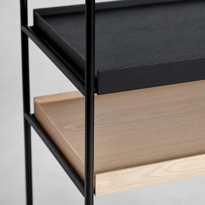 Detaljeret produktbillede af Tray Shelf fra Woud .