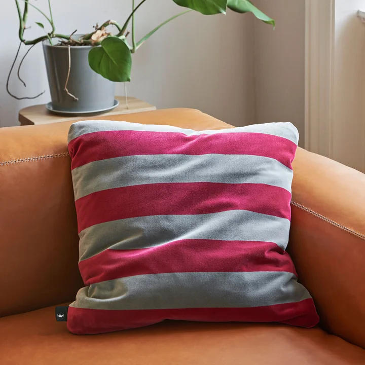 Soft Stripe puder og Mags Soft sofa fra HAY