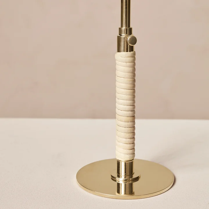 Duca lysestage, poleret messing fra Audo i detaljer