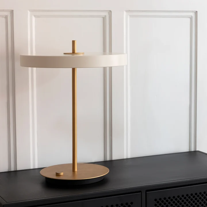 Asteria LED bordlampe Ø 31 x H 41,5 cm fra Umage i pearl