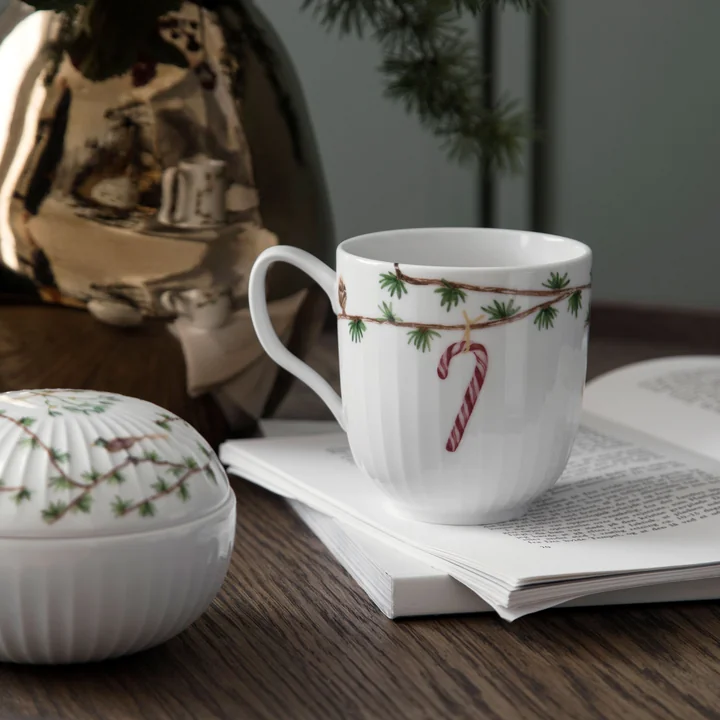 Hammershøi Bonbonniere jul af Kähler Design i hvidt med dekoration