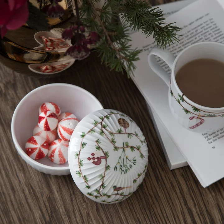 Hammershøi Bonbonniere jul af Kähler Design i hvidt med dekoration