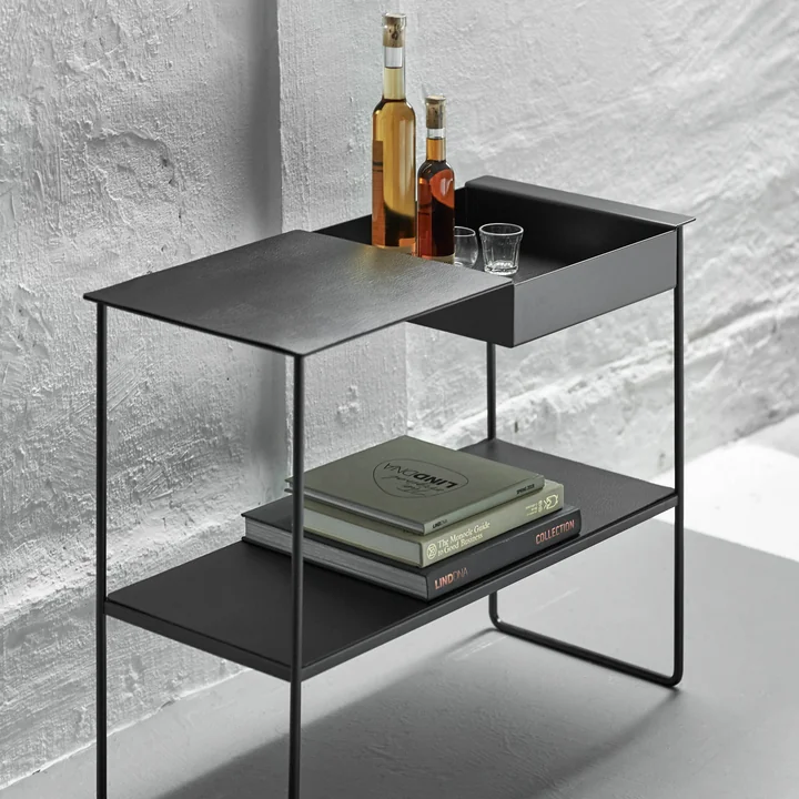 Lind DNA med skuffen ved Lind DNA i sort aluminium / sort Bull