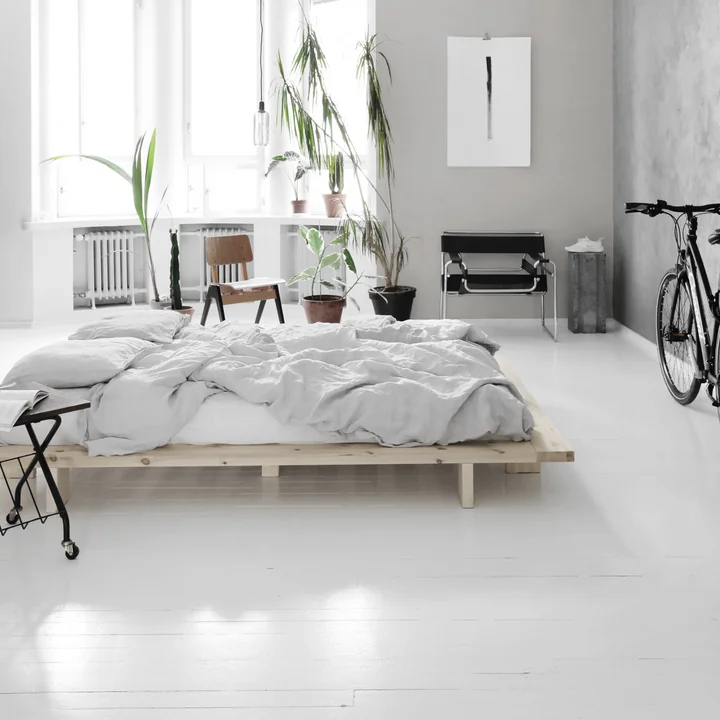 Japanseng fra Karup Design i naturfyr