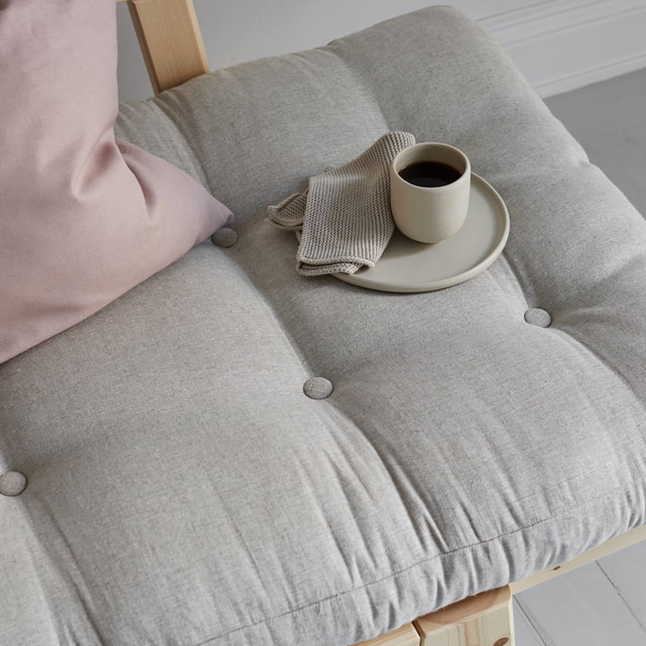 Step sofa af Karup Design i natur fyrretræ / beige