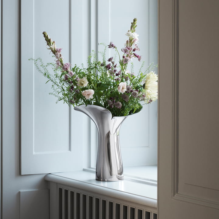 Livsstilsproduktbillede af Bloom Botanica-vase, rustfrit stål, stort af Georg Jensen