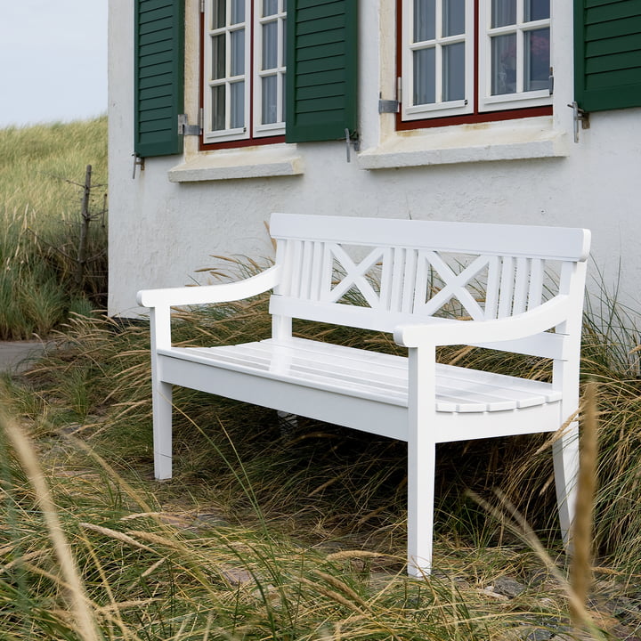 Drachmann Bank of Skagerak uden for et hvidt hus