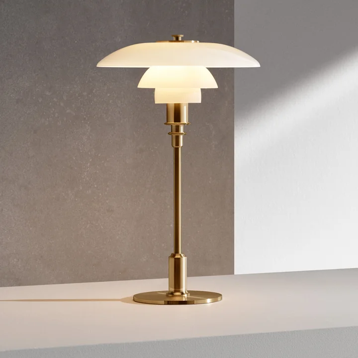 PH bordlampen, messing af Louis Poulsen er elegant og klassisk