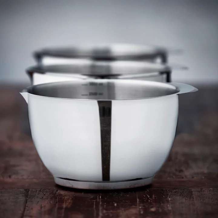 Margrethe røreskålen i rustfrit stål fra Rosti overbeviser med et klart, elegant design