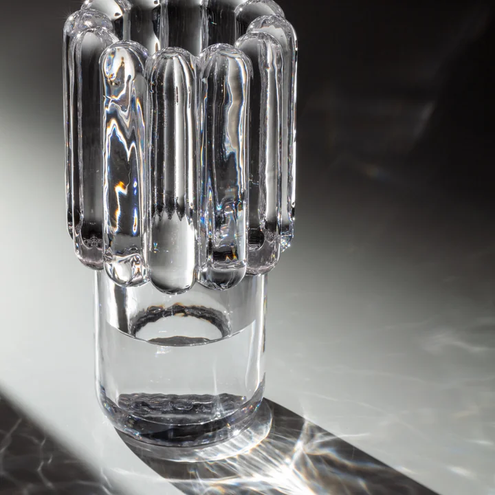 Vase med spændende refleksioner