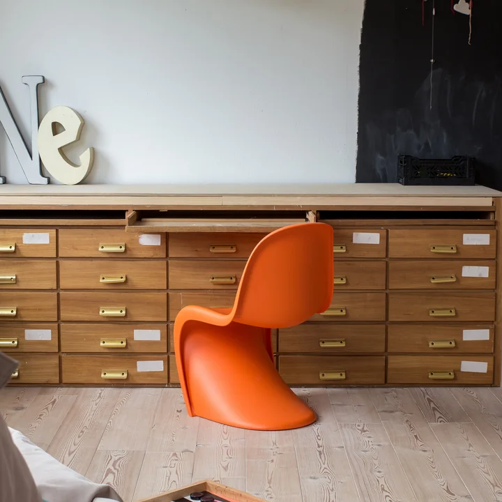 Panton Junior af Vitra i Vitra