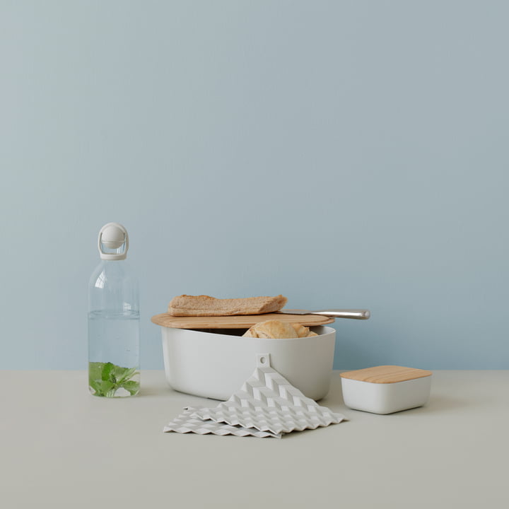 Cool-It vandkaraflen og Hold-On grydelappen fra Rig-Tig by Stelton